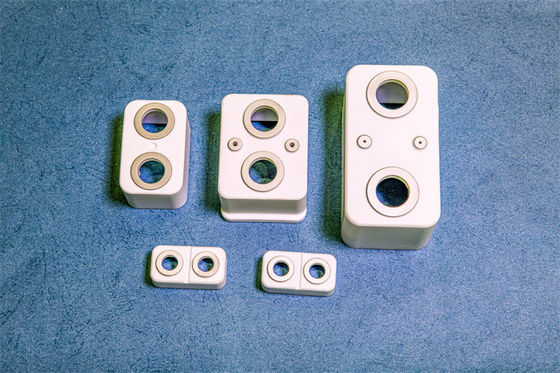 Termal Şok Direnci 250C Alümina Seramik Kabuk, Gaz Sızdırmazlığını Sağlar ≤1.0 10-11 Döküm Uygulamaları için Malzeme